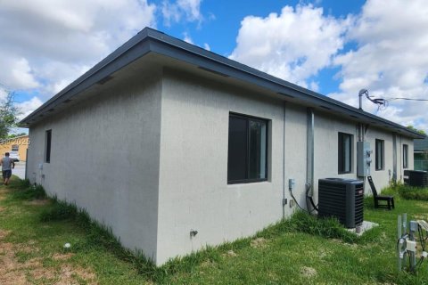Propiedad comercial en venta en Miami Gardens, Florida, 212.56 m2 № 1946626 - foto 6