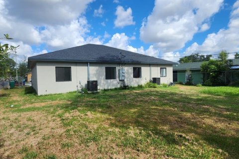 Propiedad comercial en venta en Miami Gardens, Florida, 212.56 m2 № 1946626 - foto 5