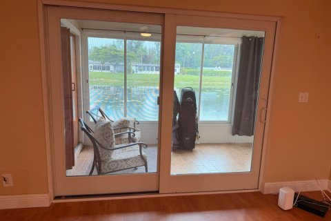 Condominio en venta en West Palm Beach, Florida, 2 dormitorios, 120.96 m2 № 2181463 - foto 10