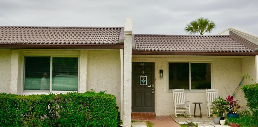 Condominio en West Palm Beach, Florida, 2 dormitorios  № 2181463