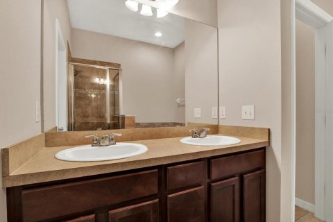 Touwnhouse à vendre à Pinellas Park, Floride: 3 chambres, 139.35 m2 № 2277048 - photo 12