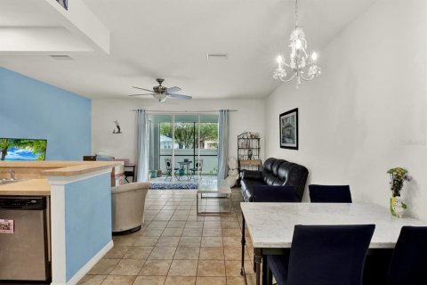 Touwnhouse à vendre à Pinellas Park, Floride: 3 chambres, 139.35 m2 № 2277048 - photo 5