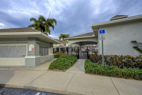 Touwnhouse à vendre à Pinellas Park, Floride: 3 chambres, 139.35 m2 № 2277048 - photo 28