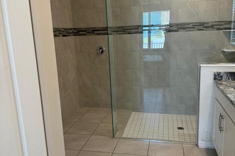 Casa en venta en Kissimmee, Florida, 6 dormitorios, 278.52 m2 № 1449974 - foto 13