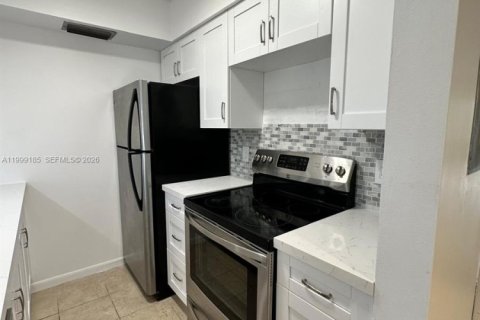 Copropriété à louer à Lake Worth, Floride: 2 chambres, 68.28 m2 № 2065530 - photo 9