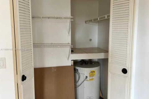 Copropriété à louer à Lake Worth, Floride: 2 chambres, 68.28 m2 № 2065530 - photo 6