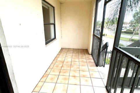 Copropriété à louer à Lake Worth, Floride: 2 chambres, 68.28 m2 № 2065530 - photo 13