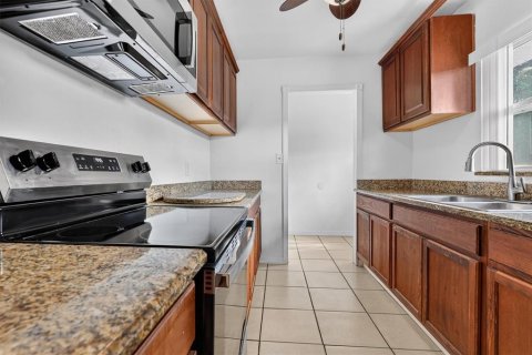Villa ou maison à vendre à Orlando, Floride: 3 chambres, 116.31 m2 № 2339653 - photo 5