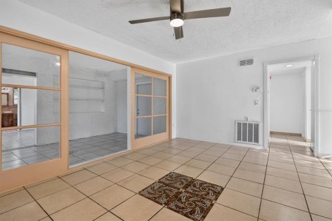 Villa ou maison à vendre à Orlando, Floride: 3 chambres, 116.31 m2 № 2339653 - photo 8