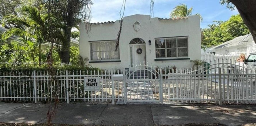 Villa ou maison à Miami, Floride 3 chambres, 125.42 m2 № 1830578