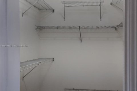 Villa ou maison à louer à Miami, Floride: 3 chambres, 168.34 m2 № 2001028 - photo 27