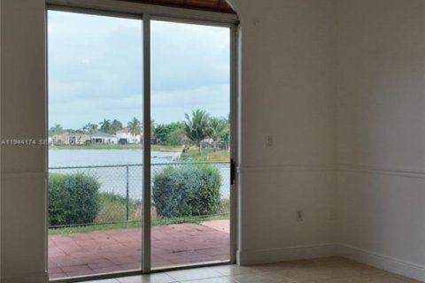 Villa ou maison à louer à Miami, Floride: 3 chambres, 168.34 m2 № 2001028 - photo 30
