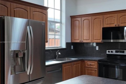 Villa ou maison à louer à Miami, Floride: 3 chambres, 168.34 m2 № 2001028 - photo 11