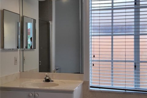 Villa ou maison à louer à Miami, Floride: 3 chambres, 168.34 m2 № 2001028 - photo 25