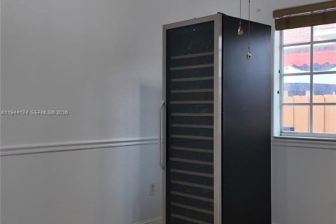 Villa ou maison à louer à Miami, Floride: 3 chambres, 168.34 m2 № 2001028 - photo 20