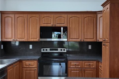 Villa ou maison à louer à Miami, Floride: 3 chambres, 168.34 m2 № 2001028 - photo 9