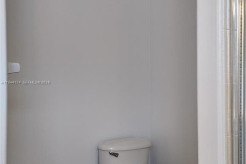 Villa ou maison à louer à Miami, Floride: 3 chambres, 168.34 m2 № 2001028 - photo 28