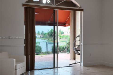 Villa ou maison à louer à Miami, Floride: 3 chambres, 168.34 m2 № 2001028 - photo 15