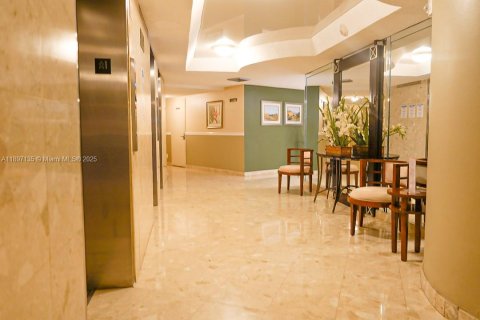 Снять в аренду кондоминиум в Халландейл-Бич, Флорида 2 спальни, 144.93м2, № 2014460 - фото 3