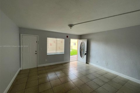 Copropriété à louer à Miami, Floride: 1 chambre, 56.02 m2 № 1944974 - photo 3