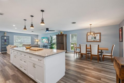 House in Vero Beach, Florida 3 bedrooms, 149.76 sq.m. № 2413284 - photo 9