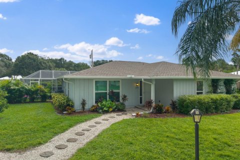House in Vero Beach, Florida 3 bedrooms, 149.76 sq.m. № 2413284 - photo 2