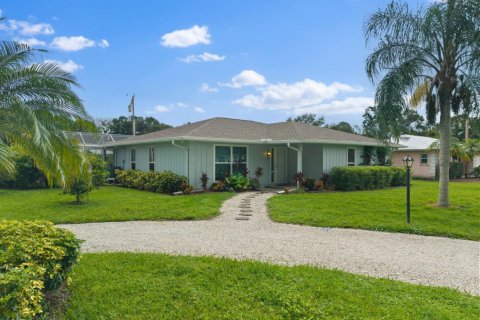 House in Vero Beach, Florida 3 bedrooms, 149.76 sq.m. № 2413284