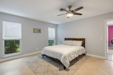 House in Vero Beach, Florida 3 bedrooms, 149.76 sq.m. № 2413284 - photo 18