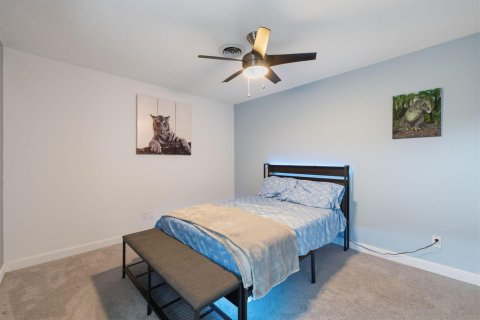 House in Vero Beach, Florida 3 bedrooms, 149.76 sq.m. № 2413284 - photo 28