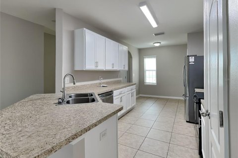 House in Plant City, Florida 3 bedrooms, 143.63 sq.m. № 1911021 - photo 6