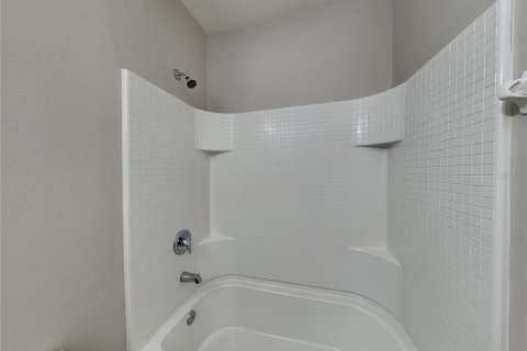 House in Plant City, Florida 3 bedrooms, 143.63 sq.m. № 1911021 - photo 13