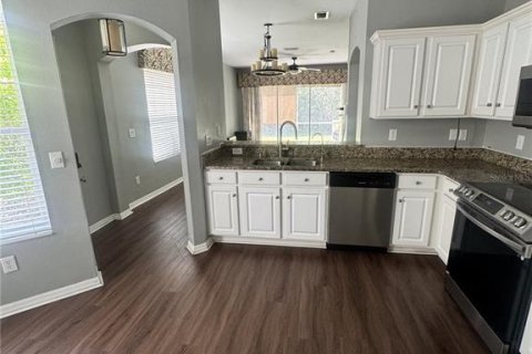 Townhouse in Tampa, Florida 2 bedrooms, 156.35 sq.m. № 2094417 - photo 11