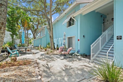 Condo in Saint Petersburg, Florida, 3 bedrooms  № 1915901 - photo 2
