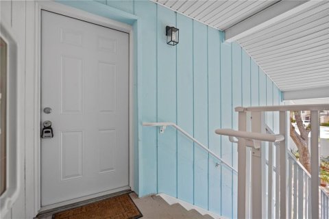 Condo in Saint Petersburg, Florida, 3 bedrooms  № 1915901 - photo 1