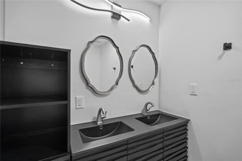 Condo in Saint Petersburg, Florida, 3 bedrooms  № 1915901 - photo 18