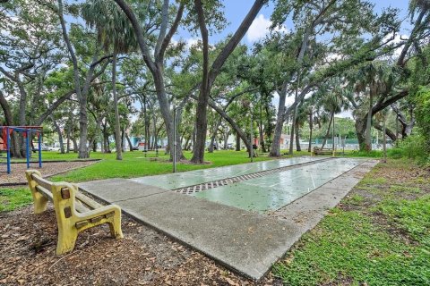 Condo in Saint Petersburg, Florida, 3 bedrooms  № 1915901 - photo 26