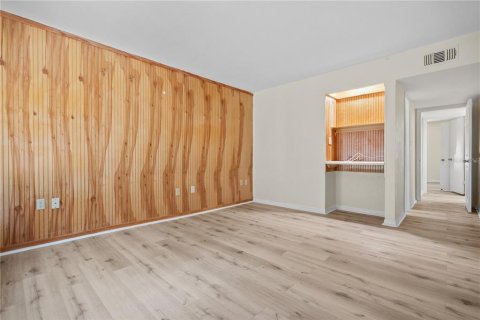 Condo in Saint Petersburg, Florida, 3 bedrooms  № 1915901 - photo 21