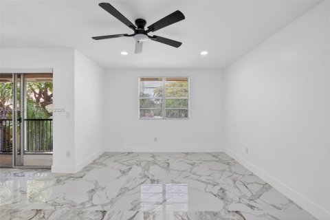 Купить кондоминиум в Помпано-Бич, Флорида 1 спальня, 72.93м2, № 2067748 - фото 5