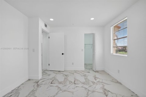 Купить кондоминиум в Помпано-Бич, Флорида 1 спальня, 72.93м2, № 2067748 - фото 10