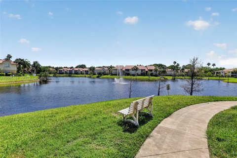 Купить кондоминиум в Помпано-Бич, Флорида 1 спальня, 72.93м2, № 2067748 - фото 13