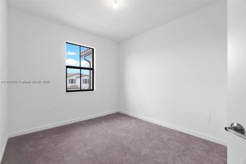 Townhouse in Homestead, Florida 3 bedrooms, 133.97 sq.m. № 1952284 - photo 20