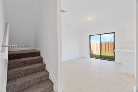 Townhouse in Homestead, Florida 3 bedrooms, 133.97 sq.m. № 1952284 - photo 13