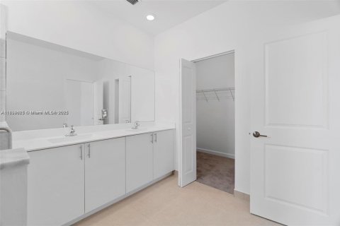 Townhouse in Homestead, Florida 3 bedrooms, 133.97 sq.m. № 1952284 - photo 19