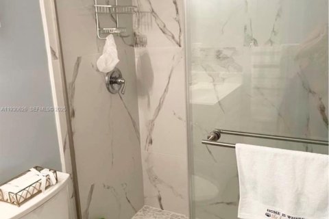 Снять в аренду кондоминиум в Халландейл-Бич, Флорида 2 спальни, 85.28м2, № 1991124 - фото 15