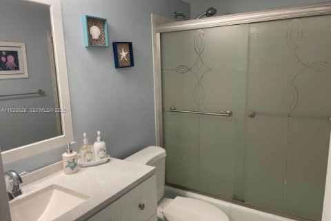 Снять в аренду кондоминиум в Халландейл-Бич, Флорида 2 спальни, 85.28м2, № 1991124 - фото 10