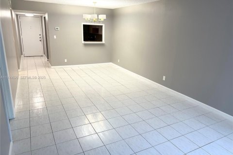 Снять в аренду кондоминиум в Халландейл-Бич, Флорида 2 спальни, 85.28м2, № 1991124 - фото 5