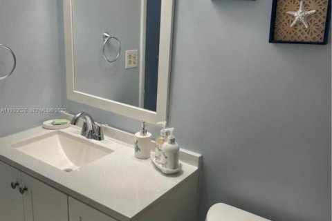 Снять в аренду кондоминиум в Халландейл-Бич, Флорида 2 спальни, 85.28м2, № 1991124 - фото 9