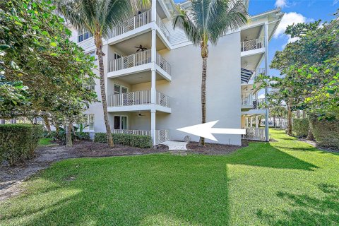 Condo in Juno Beach, Florida, 2 bedrooms  № 1696885 - photo 17