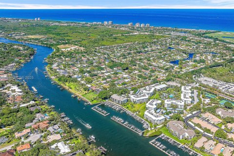 Condo in Juno Beach, Florida, 2 bedrooms  № 1696885 - photo 18