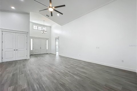 House in Wildwood, Florida 3 bedrooms, 191.75 sq.m. № 1780795 - photo 10